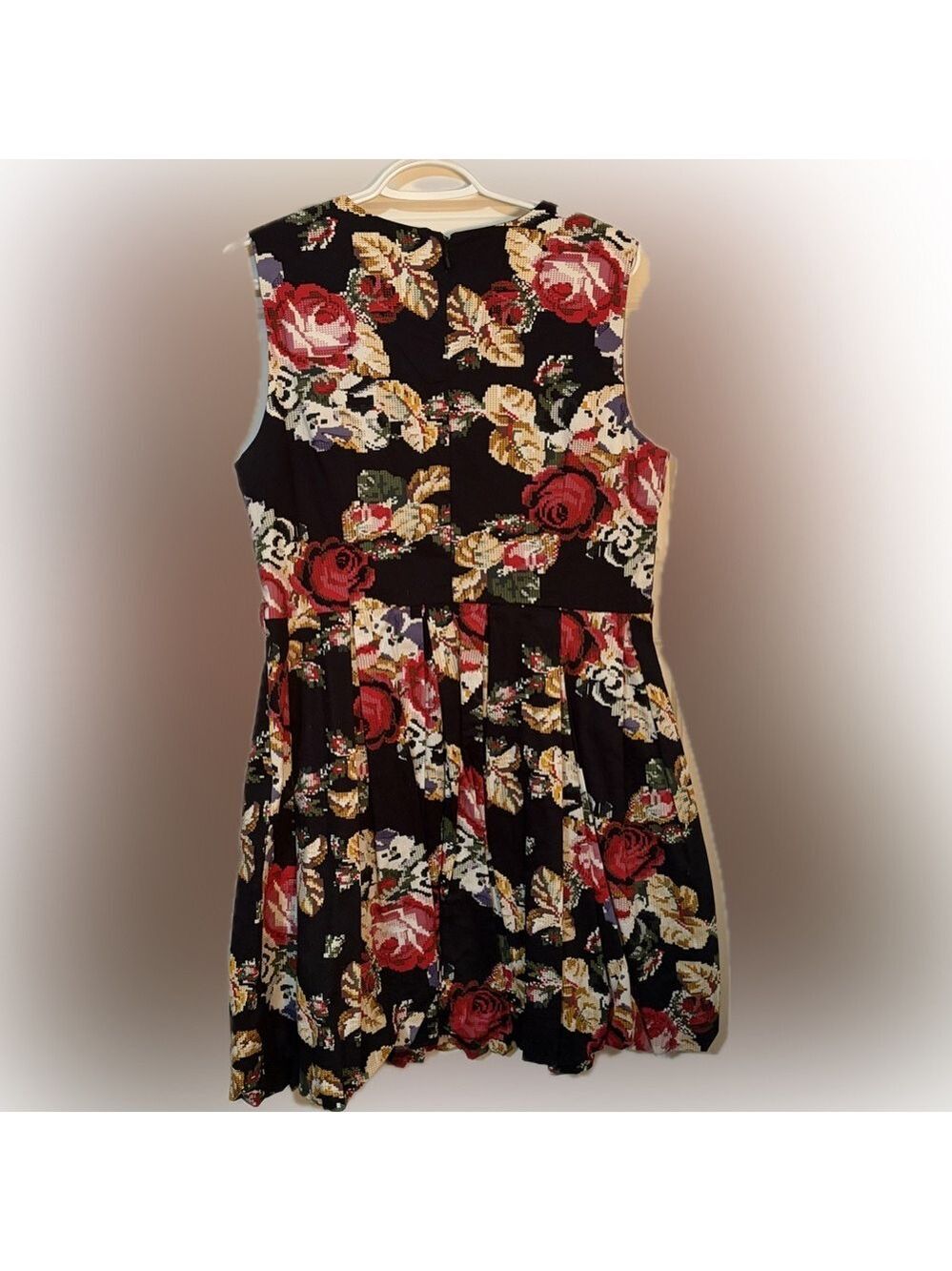 Suzy Shier Floral Pleated Dress – Size L – Sleeveless A Line - Picture 2 of 13